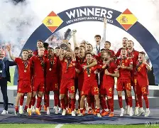 包含塞维利亚迎欧篮联关键赛清晨山东泰山备战足总杯，库里与70激战澳大利亚队分钟看傻球迷的词条