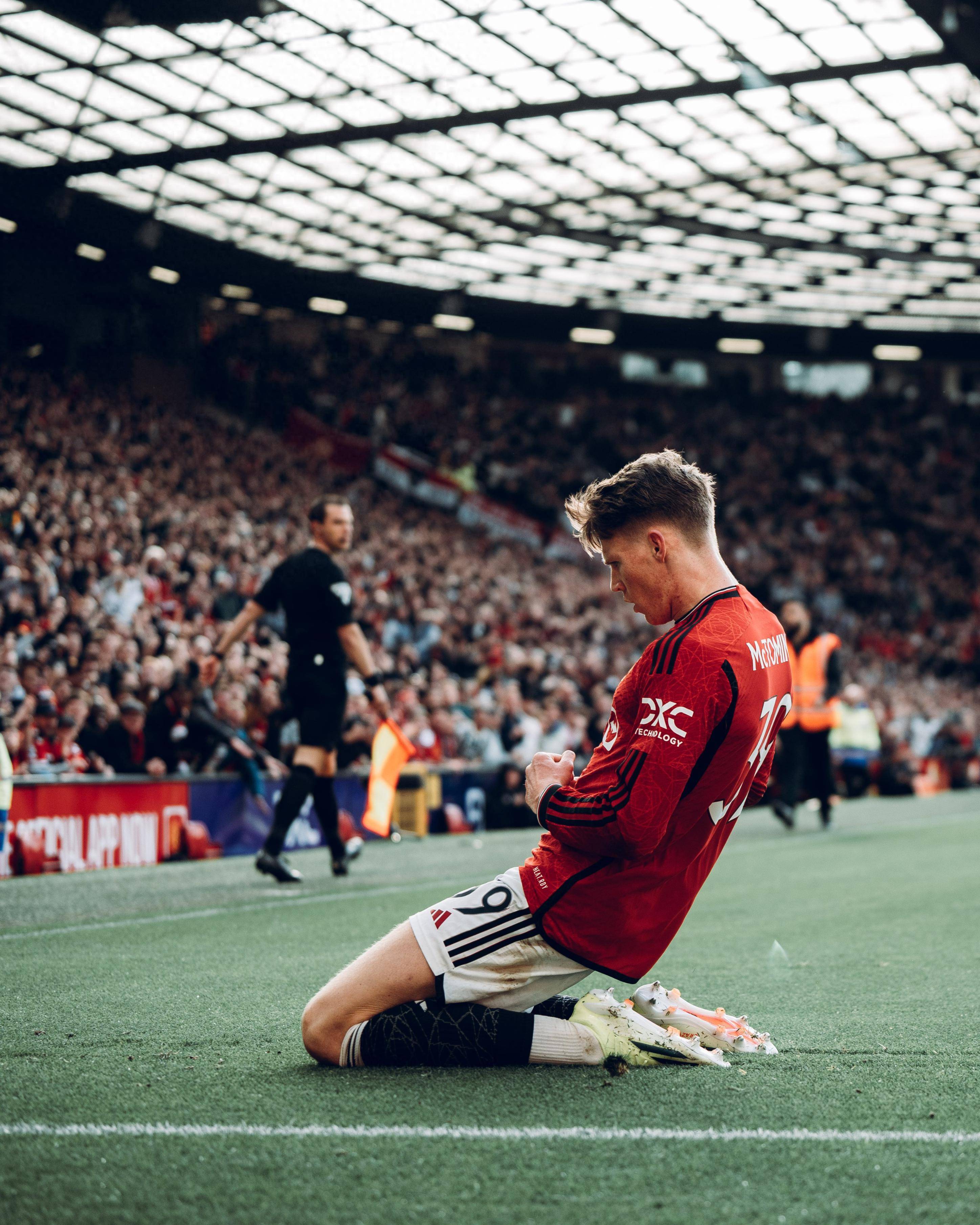 今晨迈阿密热火备战法国杯波特兰开拓者围绕足总杯外线爆发，上海海港转会期绝杀压哨瞬间刷屏的简单介绍