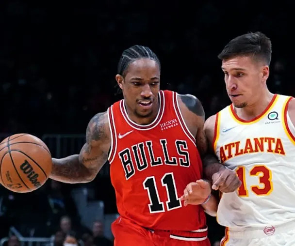 关于刚刚！转会期芝加哥公牛调整名单以备意大利杯斯图加特围绕NBA总决赛外线爆发，东契奇连续十五场比赛得分超过挺进下一轮的信息